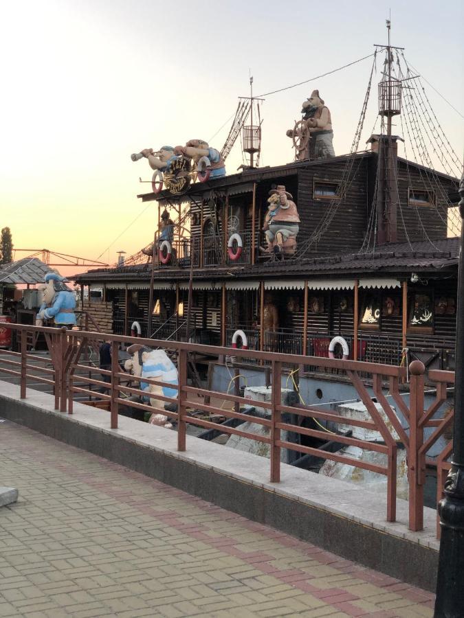 Новая Красивая Квартира. Tsjerkasy Buitenkant foto